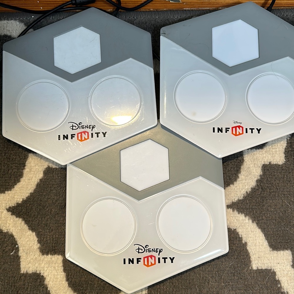 PlayStation 3 Disney Infinity Figures 2.0 edition bundle